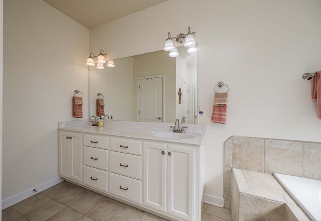 120 Oak Knoll Court, Murfreesboro, TN 37127