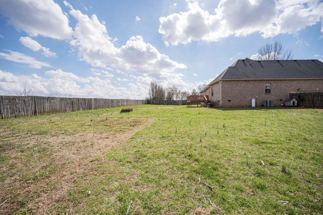 120 Oak Knoll Court, Murfreesboro, TN 37127