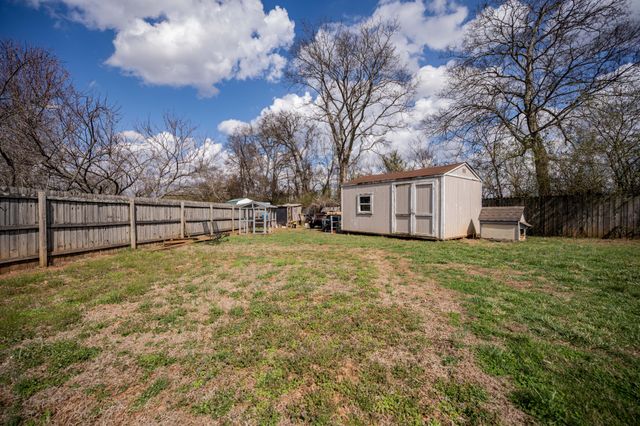 120 Oak Knoll Court, Murfreesboro, TN 37127