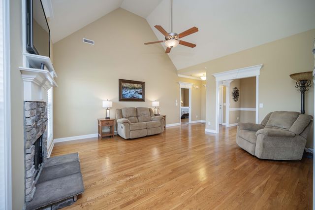 120 Oak Knoll Court, Murfreesboro, TN 37127