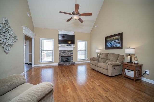 120 Oak Knoll Court, Murfreesboro, TN 37127