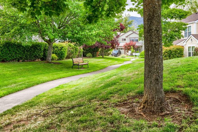 138 Crocker Street, Ashland, OR 97520