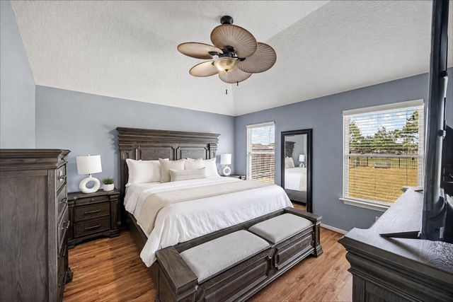 5623 Cinnamon Lake Drive, Baytown, TX 77521