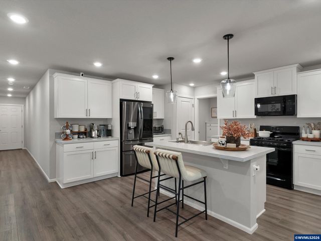 483 Killian Spring Dr, Woodburn, OR 97071