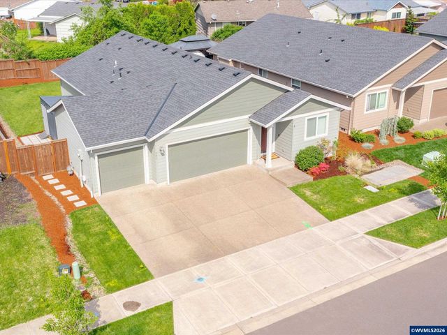483 Killian Spring Dr, Woodburn, OR 97071