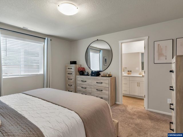 483 Killian Spring Dr, Woodburn, OR 97071