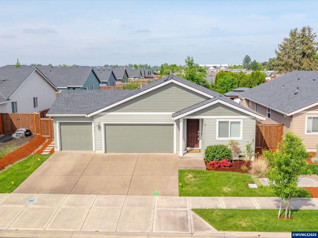 483 Killian Spring Dr, Woodburn, OR 97071