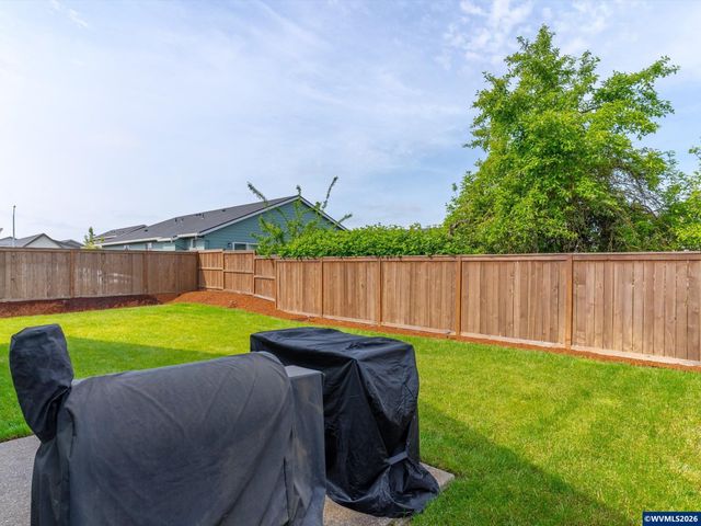483 Killian Spring Dr, Woodburn, OR 97071