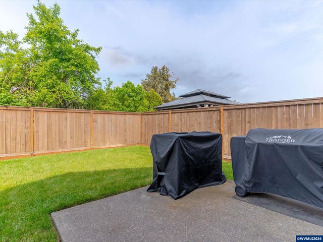 483 Killian Spring Dr, Woodburn, OR 97071