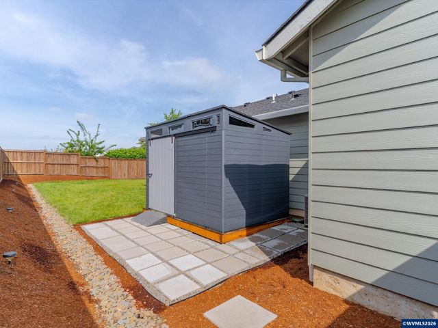 483 Killian Spring Dr, Woodburn, OR 97071