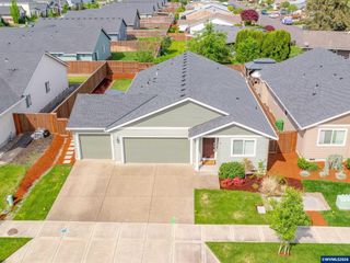 483 Killian Spring Dr, Woodburn, OR 97071
