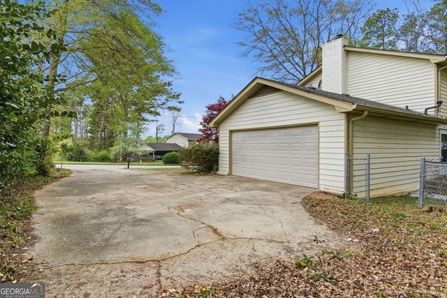 532 Valley Woods Circle SE, Conyers, GA 30094