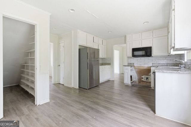 532 Valley Woods Circle SE, Conyers, GA 30094