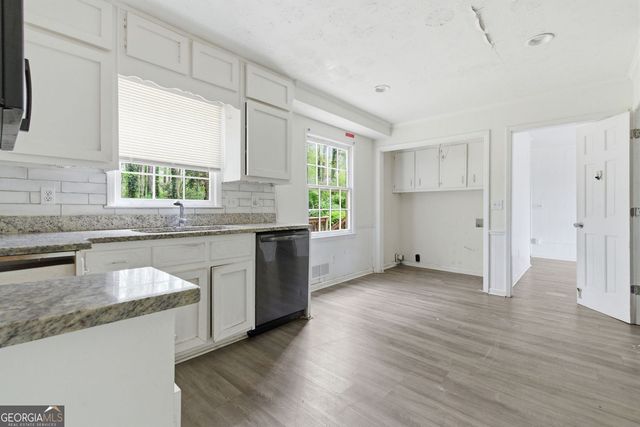 532 Valley Woods Circle SE, Conyers, GA 30094