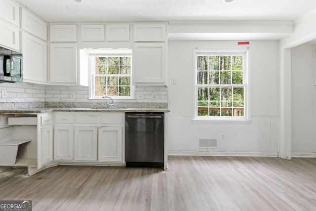 532 Valley Woods Circle SE, Conyers, GA 30094