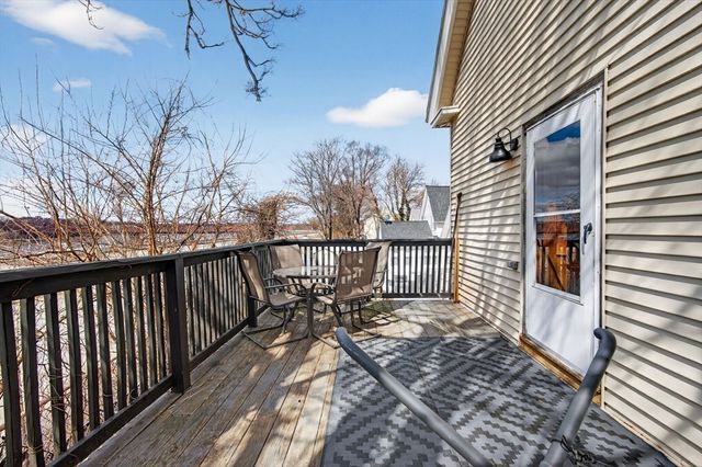 508-510 Lakeview Ave, Lowell, MA 01850