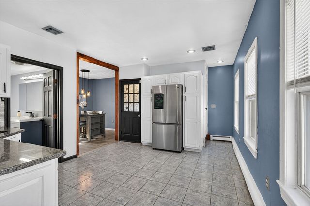 508-510 Lakeview Ave, Lowell, MA 01850