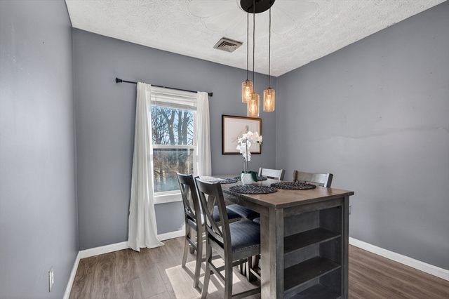 508-510 Lakeview Ave, Lowell, MA 01850