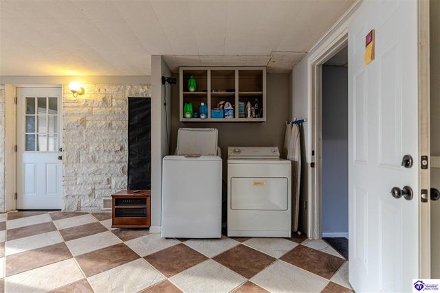 284 N Logsdon Parkway, Radcliff, KY 42701