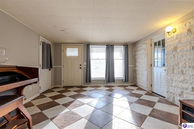 284 N Logsdon Parkway, Radcliff, KY 42701