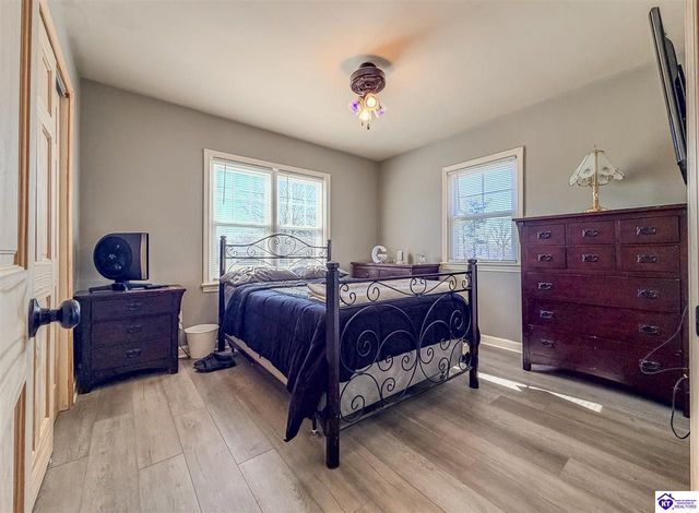 284 N Logsdon Parkway, Radcliff, KY 42701