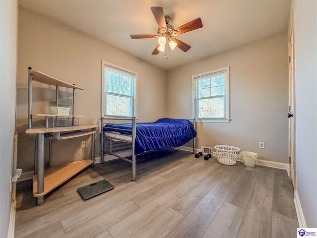 284 N Logsdon Parkway, Radcliff, KY 42701