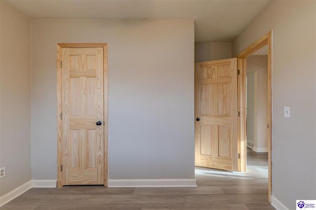 284 N Logsdon Parkway, Radcliff, KY 42701