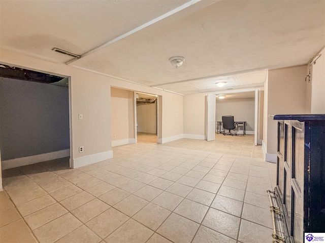 284 N Logsdon Parkway, Radcliff, KY 42701