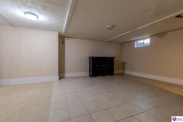 284 N Logsdon Parkway, Radcliff, KY 42701