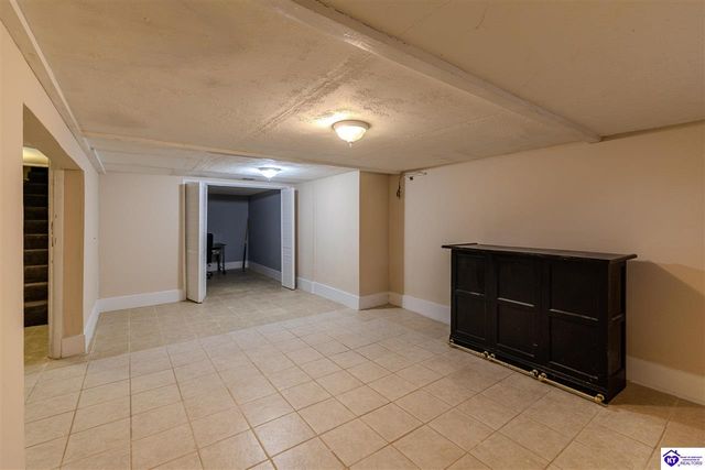 284 N Logsdon Parkway, Radcliff, KY 42701