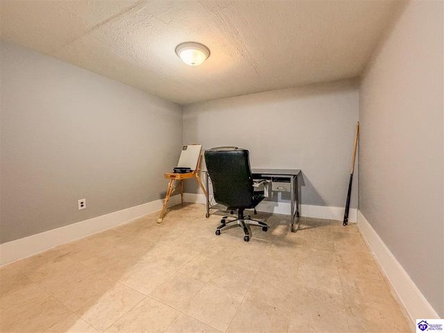 284 N Logsdon Parkway, Radcliff, KY 42701