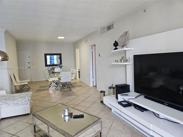 2501 S Ocean Dr PH17, Hollywood, FL 33019