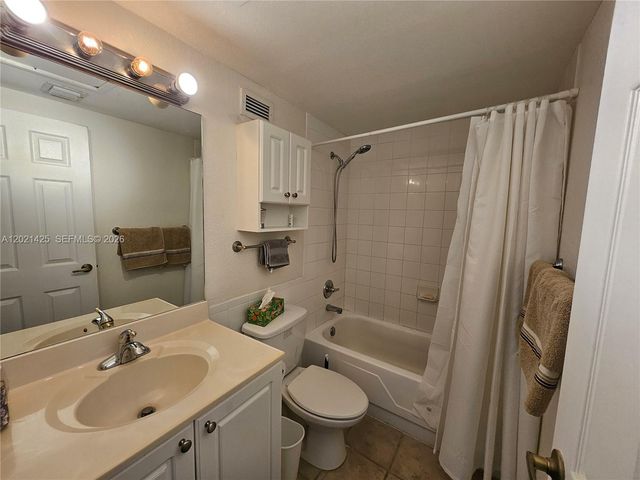 2501 S Ocean Dr PH17, Hollywood, FL 33019