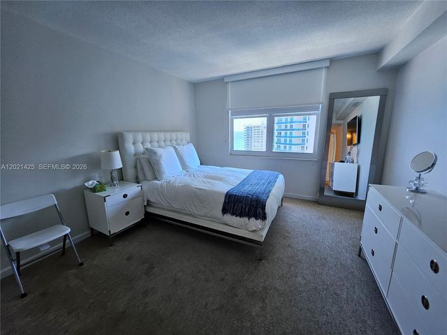 2501 S Ocean Dr PH17, Hollywood, FL 33019