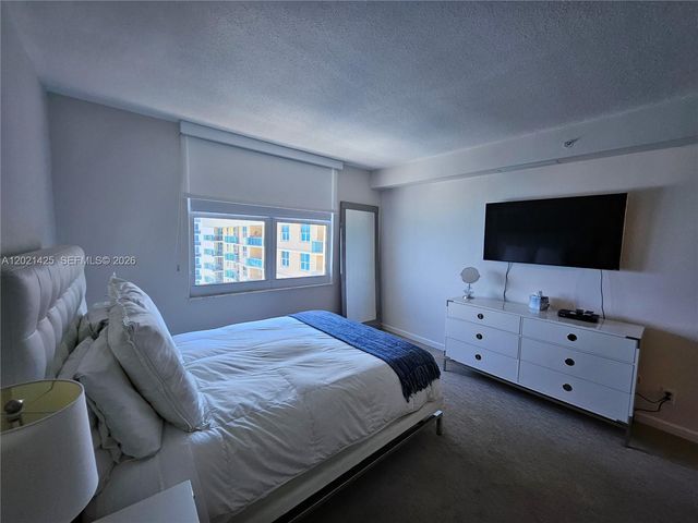 2501 S Ocean Dr PH17, Hollywood, FL 33019