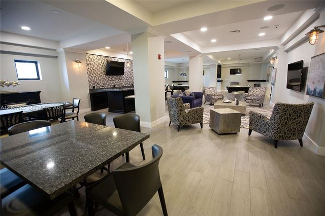 2501 S Ocean Dr PH17, Hollywood, FL 33019