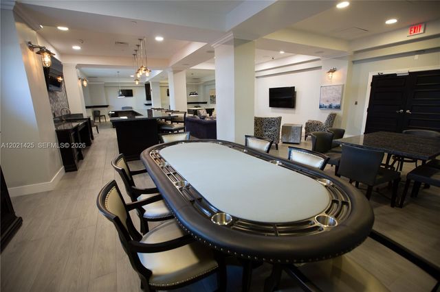 2501 S Ocean Dr PH17, Hollywood, FL 33019