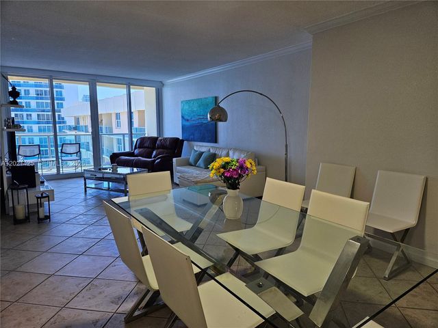 2501 S Ocean Dr PH17, Hollywood, FL 33019