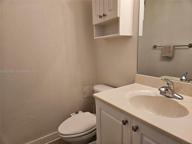 2501 S Ocean Dr PH17, Hollywood, FL 33019