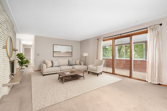 13631 Oakwood Curve, Burnsville, MN 55337