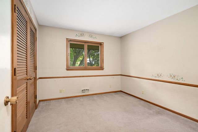 13631 Oakwood Curve, Burnsville, MN 55337