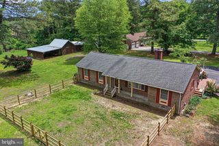 31 BUNKER RD, Farnham, VA 22460