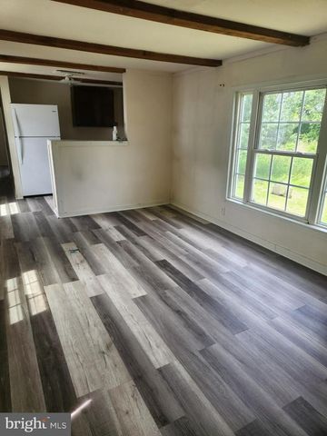 127 CONNECTOR RD, Martinsburg, WV 25405