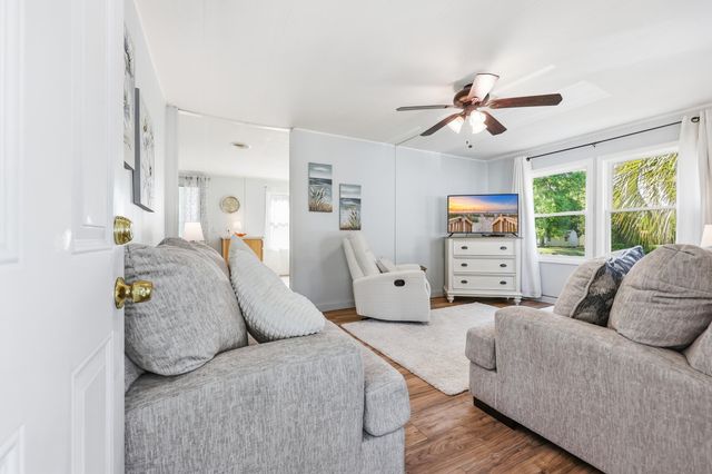 93 Burr Circle, Murrells Inlet, SC 29576