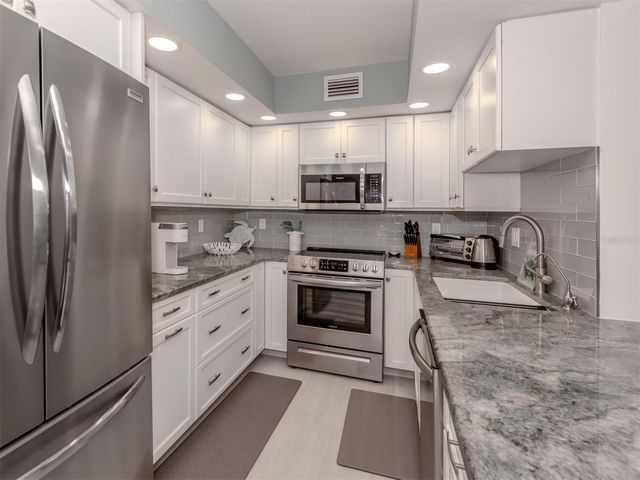 1555 TARPON CENTER DRIVE 247, Venice, FL 34285