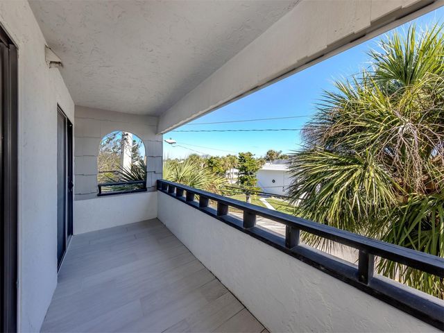 1555 TARPON CENTER DRIVE 247, Venice, FL 34285