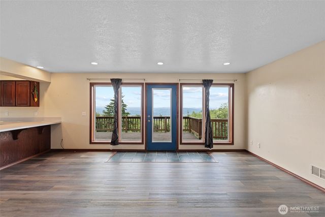 4955 Green Mountain Road, Kalama, WA 98625