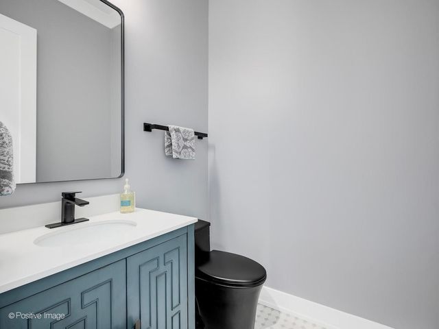 6925 Clarendon Hills Road, Darien, IL 60561