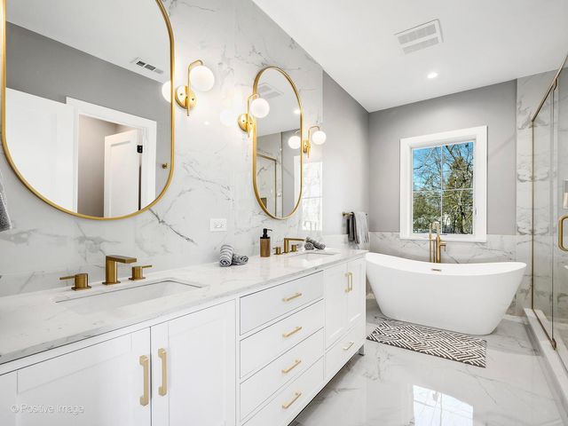 6925 Clarendon Hills Road, Darien, IL 60561