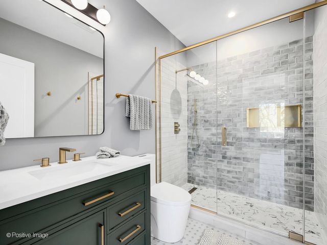 6925 Clarendon Hills Road, Darien, IL 60561